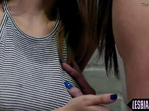 lesbian trio queening and tribbing now