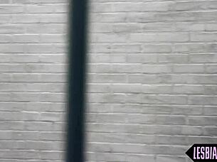 lesbian trio queening and tribbing now