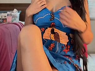 Peruvian teen sucks pussy