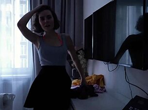 Cleaning gig turns into hot sex