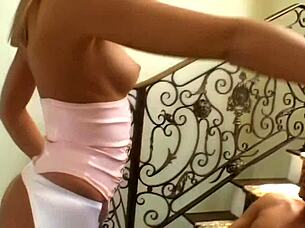 Sultry blonde in heels and stockings gets banged for facial 😍