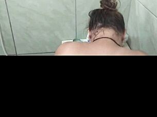 Dei Gostoso No Banho