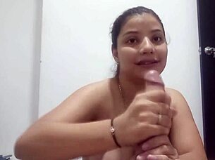 Sirvienta Caliente Espera En La Cocina Mi Gran Verga