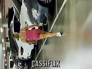 S3e1 O Enteado Volta Para Casa E Conhece A Nova Madrasta Mais Tarde À Meia-Noite Ele A Fode Na Cama Compartilhada - Completo No Cassiflix