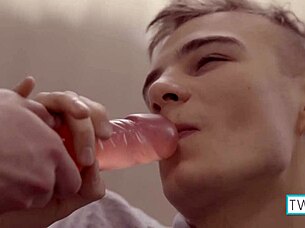 Close-Up Pussy Licking And Fuck Secret Sex With Roommate