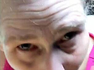 FL SW LOVES TO SPIT ON COCK IN PUBLIC CAR!