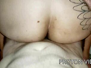 Sakhif Al Zawja Al Sakina Wal Kuming Ala Mukharatiha