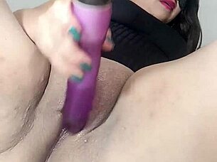 a solas en casa follando el coño y el culo video echo a pedido especial para el jefe de su marido 1 fullonxred