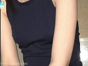 Erotic butt and leg fetish shot!