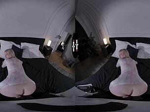 come into the dark room vr and suck the big boss's tits