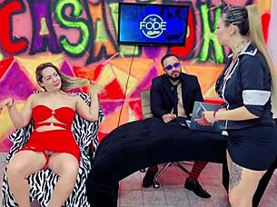 Suzy's Tanned Body in Double Penetration with Diguinha DJ