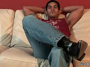 i watch this hot gay dude get naked and masturbate