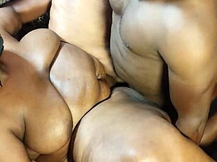 My Step Mom with a Big Ass Seduces Me in Hentai