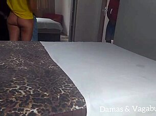 Esposa pricila diabinha teaches husband corno leo ogro how to get fucked while corno sucks wet pussy