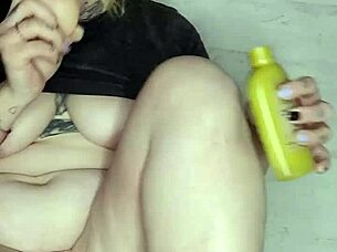 Ebony pussy squirts beautifully with dildo!