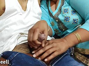 Je li Everbest XXX tinejdžerka 18+ 18+ jebe služavku kod kuće sa prljavim razgovorom?