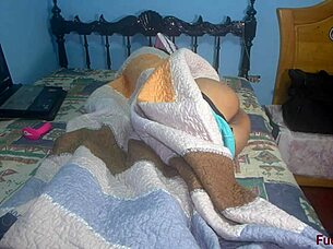 i wake up my bestie and pound her hard 😈