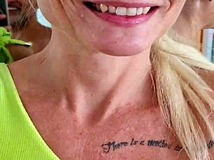 this alternative girl deepthroats big tits 😍