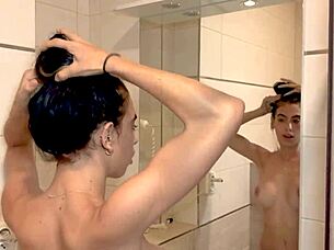 My friend doesnt know how to bathe by her own 😊