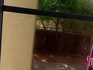 Belle-maman surprend en train de se branler série