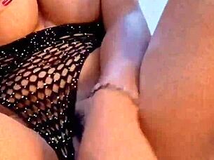 que sentada gostosa, eu amo quando ela deixa gozar na boca!