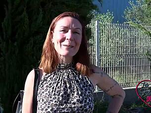 wendy the sexy hairstylist loves being watched