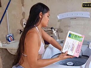 Sexo na lavanderia com tigresavip anal assfucking
