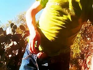 Chico Se Masturba In This Gay Scene