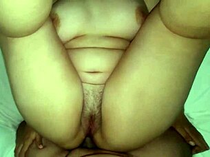 Tierna Chica Gordita Recibe Cumshot Anal En Pussy Hermosa