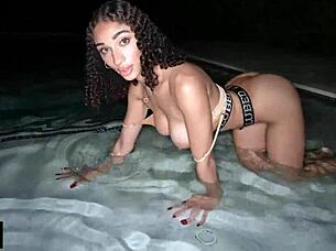 Slippery whore wraps her wet cunt around that big cock 😏