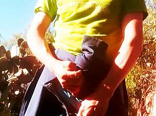 Chico Se Masturba In This Gay Scene