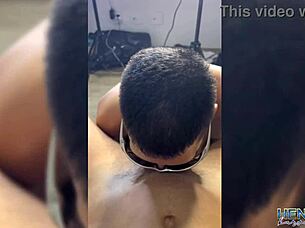 O Novinho Pauzudao Deixou Eu Mamar A Pika Dele No Off E Me Deu Leite Na Boca