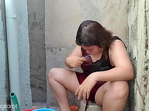 Filipina milf bathing outside gets bold fucking from uncle