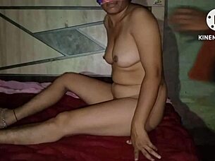 DESI BHABHI MAKES DEVAR SQUIRT DURING CHUDAI!