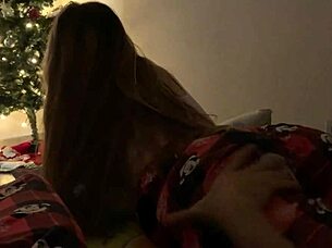 hey, my friend invited me for a new year's movie, but we ended up riding and fucking in panties 😏