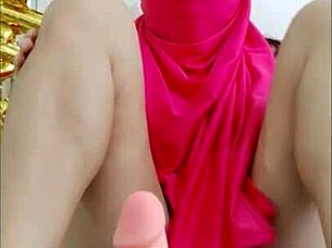 Indian-dressed milf fulfills new year challenge with intense pussy masturbation