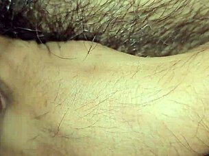 entregador de pizza se deu bem e chegou mesmo na hora que estava acontecendo sexo no quarto do hotel