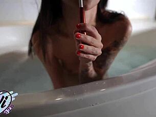 Arabian lady sucking my cock outdoor so sexy?