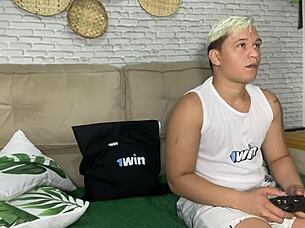 Minha Vizinha Safada Perdeu No Fut E Teve Que Pagar Aposta E Ainda Tirou A Camisinha E Sentou No Pelo A Safada