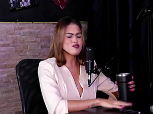 Vitoria Vonteese in sheer red