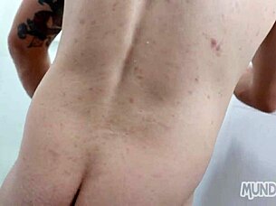 Eu adoro foder no banheiro