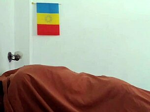 Despertando a mi macho peludo con una linda mamada aprovechando su ereccion matutina