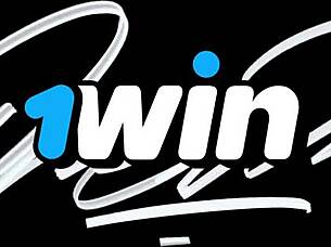 Latina Girl Sucks High Heels While Showing Big Ass And Pussy