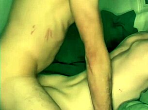 fick första gayröven med stor tatuerad kuk på festen