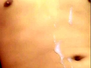 Watch cute gay vietnamese guy give live blowjob and handjob on blued 😍