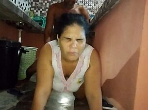 llamo a mi vecino para que me ayude