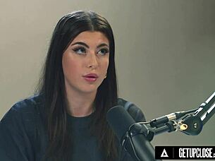 The attractive gal ritchie demonstrates how women orgasm in an up-close solo masturbation scene.