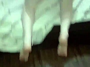 Comendo uma bucetinha rosa loira rebolando a bunda branca no pau preto pintoloko110