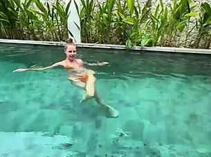 Horny stepmother elena ross gives blowjobs and camshot in the pool