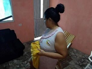 llamo a mi vecino para que me ayude